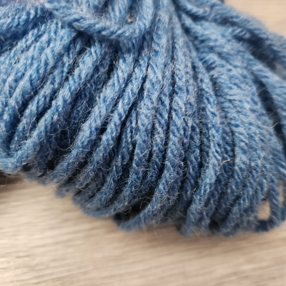 Vintage Penneys Frosted Blue Nantuk Yarn 8oz Germantown Weight Orlon Acrylic - Picture 10 of 12